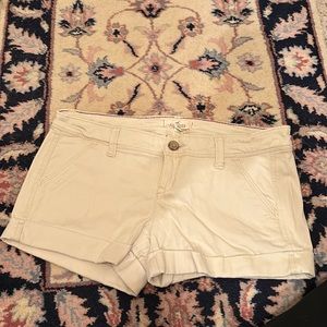 Holster 98% cotton 2% elastane cream color shorts cuffed 4 pocket 30 inch waist